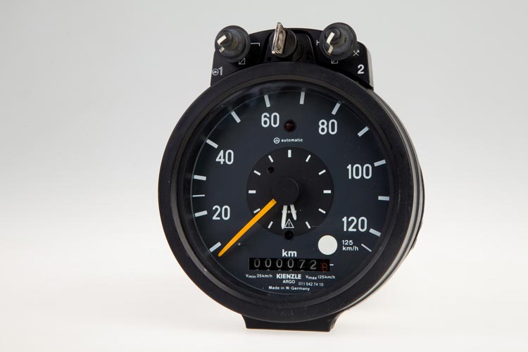 Analogue tachographs